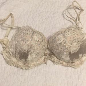 Padded Victoria secrets bra